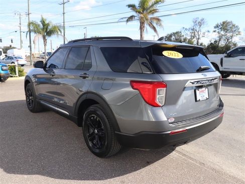 Certified 2022 Ford Explorer XLT image 7