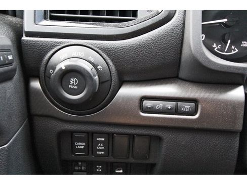 Used 2020 Nissan Titan PRO-4X w/ Pro-4x Convenience Package AWD/4WD image 18