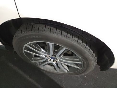 Used 2019 Ford Edge Titanium w/ Class II Trailer Tow Package image 5