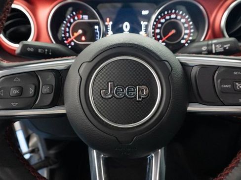 Used 2022 Jeep Gladiator Rubicon w/ Cold Weather Group AWD/4WD image 6