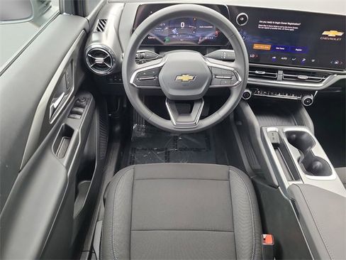 New 2026 Chevrolet Equinox EV LT image 16