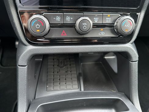 New 2025 Ford Ranger XLT w/ Equipment Group 301A High image 18