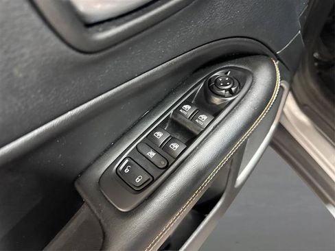 Used 2019 Jeep Compass Latitude w/ Cold Weather Group AWD/4WD image 29