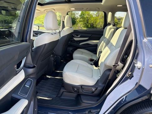 Used 2025 Subaru Ascent Limited w/ Popular Package #1 AWD/4WD image 16