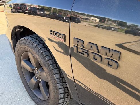 Used 2018 RAM 1500 Big Horn AWD/4WD image 11