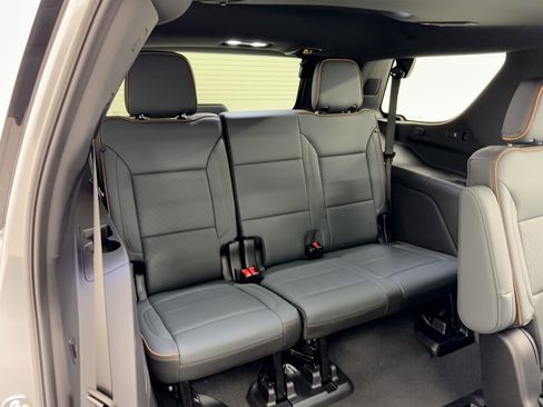 Used 2026 GMC Yukon AT4 w/ AT4 Premium Plus Package AWD/4WD image 32