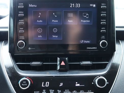 Used 2021 Toyota Corolla LE image 46