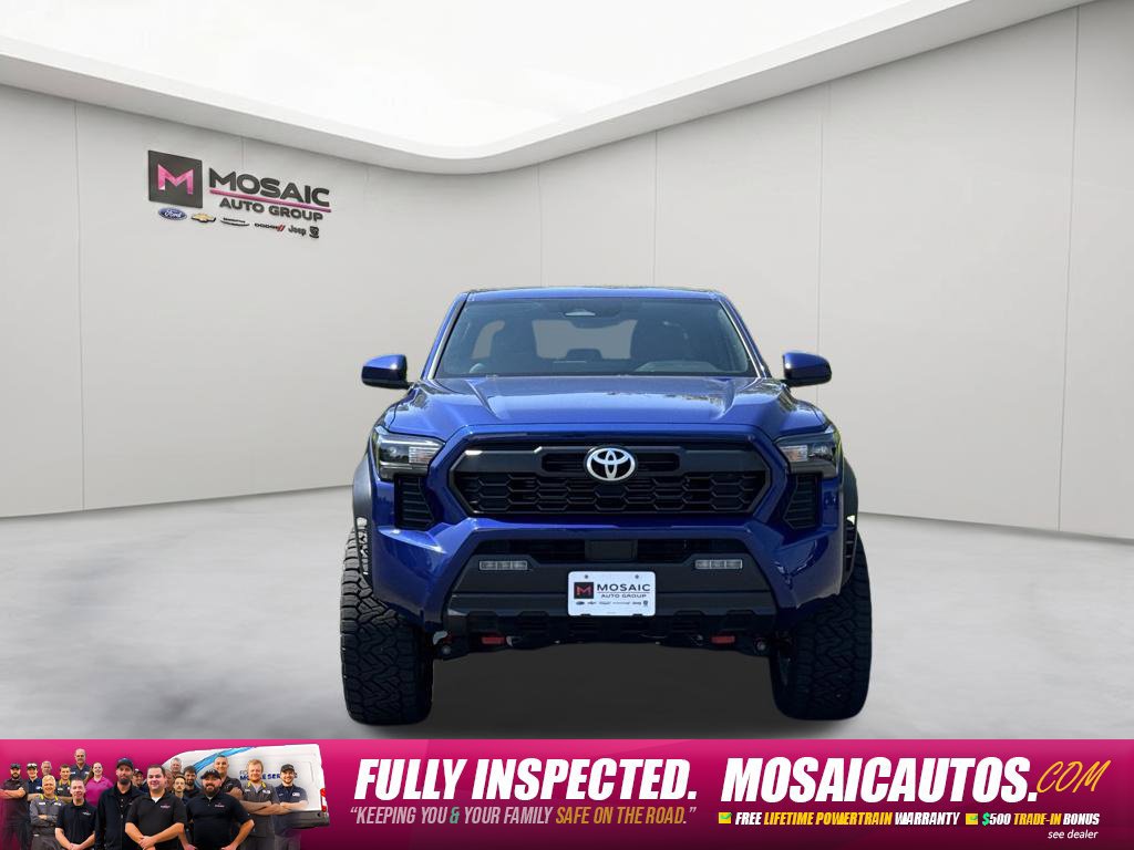 Used 2025 Toyota Tacoma TRD Off-Road AWD/4WD image 2