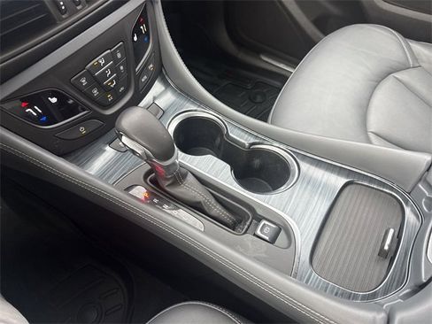 Used 2019 Buick Envision Essence image 19