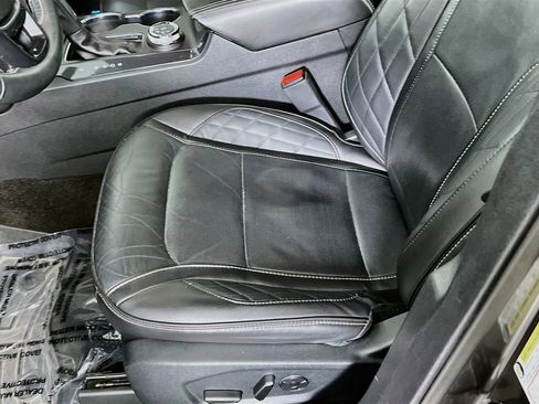Used 2018 Ford Explorer Platinum AWD/4WD image 19