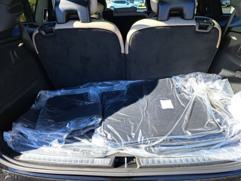 New 2026 Volvo XC90 B6 Ultra w/ Lounge Package image 8