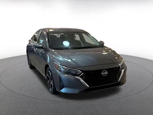 Used 2025 Nissan Sentra SV FWD image 3