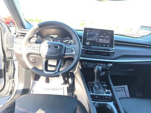 Used 2026 Jeep Compass Trailhawk AWD/4WD image 10