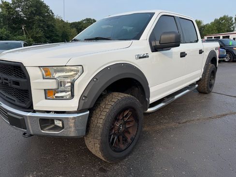 Used 2016 Ford F150 XLT AWD/4WD image 9
