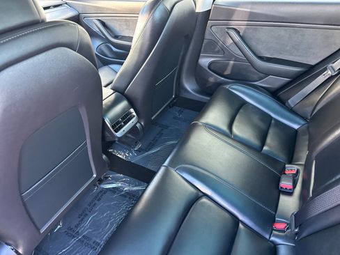 Used 2019 Tesla Model 3 Mid Range RWD image 13