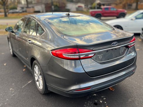 Used 2017 Ford Fusion SE w/ Fusion SE Technology Package image 13