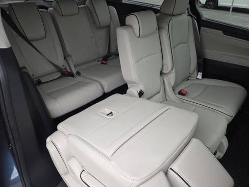 New 2026 Honda Odyssey Touring image 23