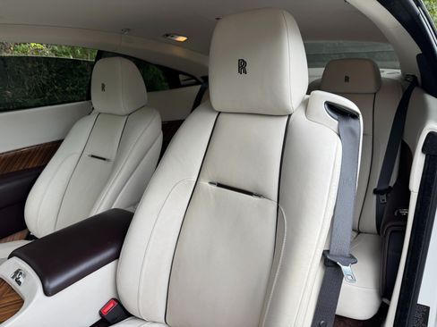 Used 2017 Rolls-Royce Wraith RWD image 30