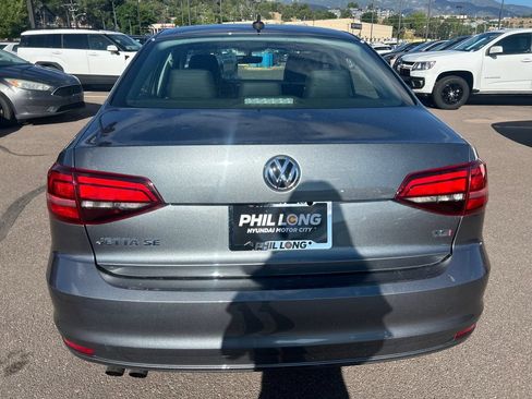 Used 2018 Volkswagen Jetta SE FWD image 6