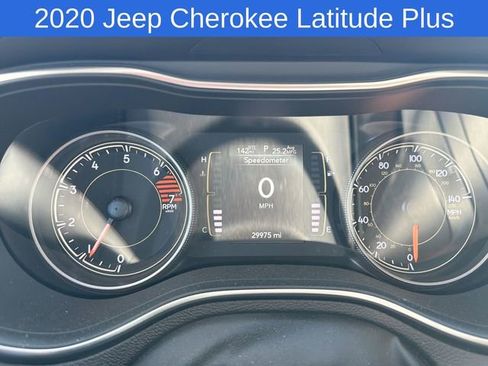 Used 2020 Jeep Cherokee Latitude Plus w/ Comfort/Convenience Group AWD/4WD image 20