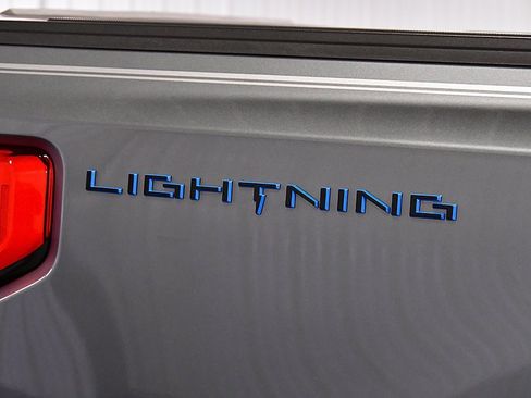 Used 2023 Ford F150 Lightning XLT image 11