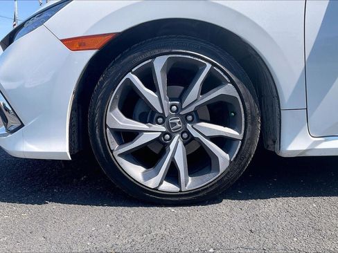 Used 2019 Honda Civic Touring image 9