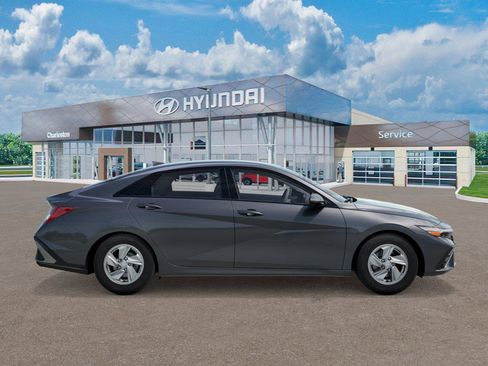 New 2026 Hyundai Elantra SE FWD image 7