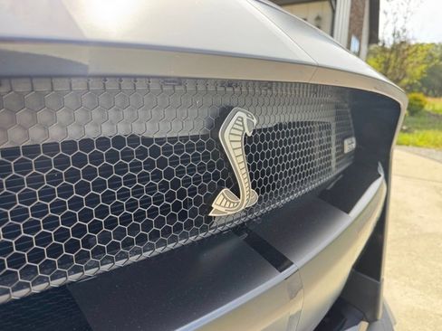 Used 2021 Ford Mustang Shelby GT500 w/ Carbon Fiber Track Pack RWD image 46