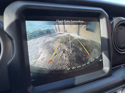 Used 2022 Jeep Wrangler Unlimited Willys image 14