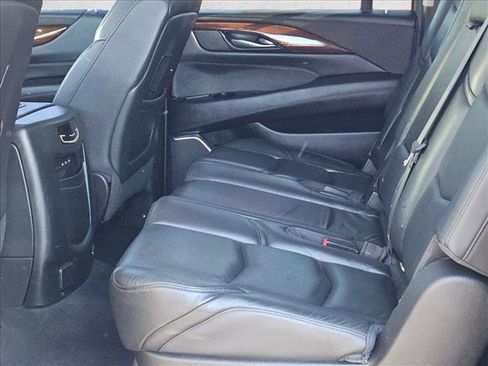 Used 2018 Cadillac Escalade ESV Luxury image 21