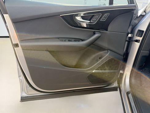 Used 2022 Audi Q7 Premium Plus w/ Premium Plus Package image 23