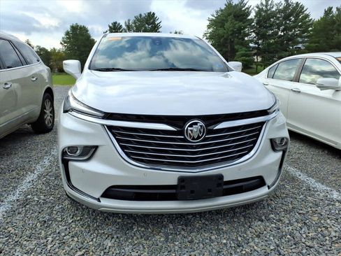 Used 2023 Buick Enclave Premium w/ Experience Buick Package FWD image 9