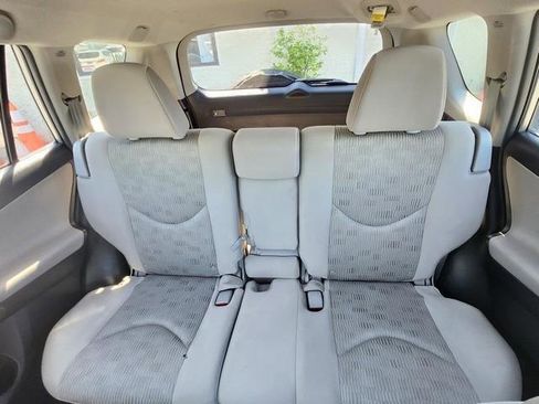 Used 2011 Toyota RAV4 4WD w/ Base L4 Extra Value Pkg image 16