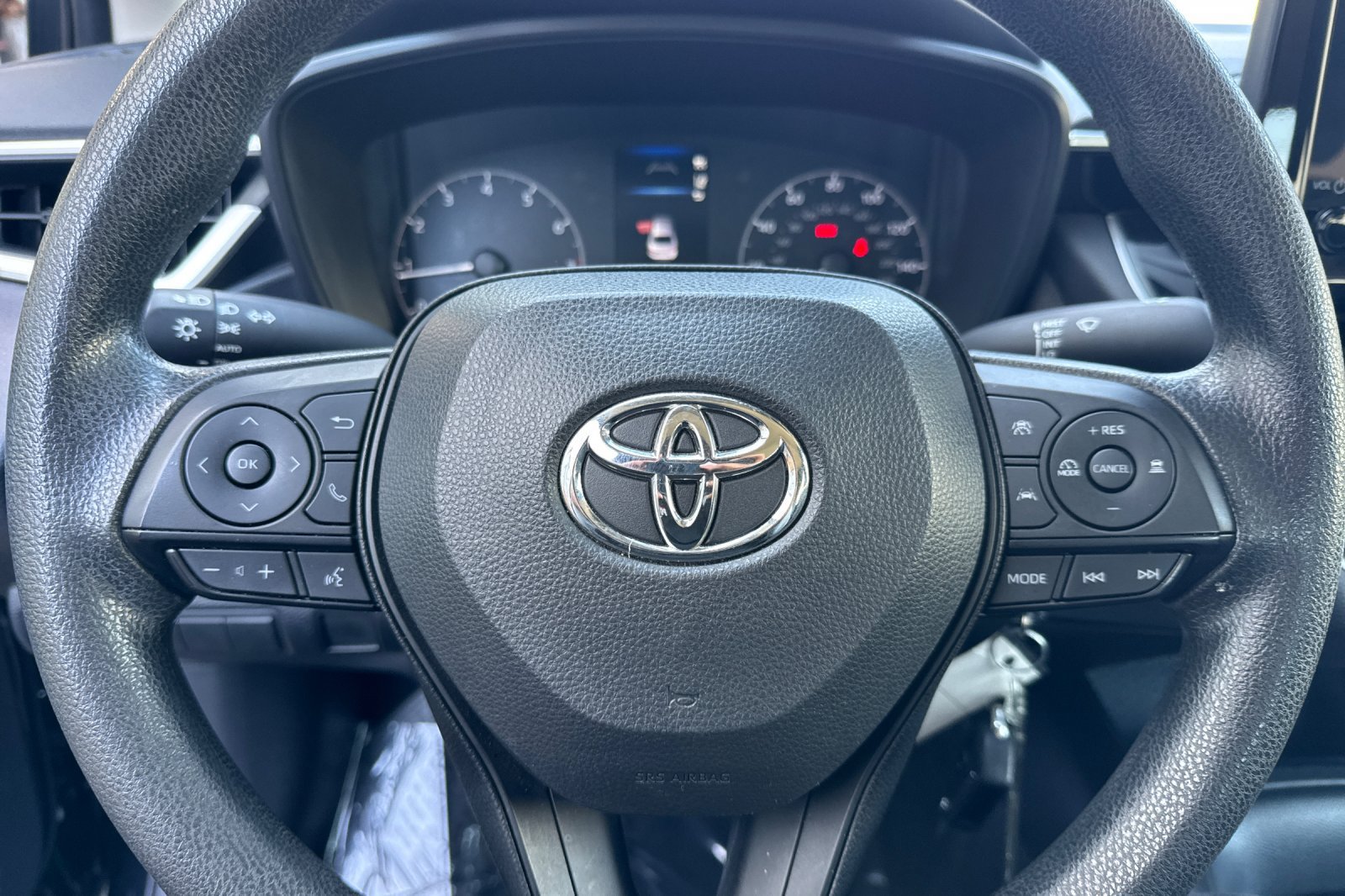 Used 2023 Toyota Corolla LE w/ Carpet Mat Package (TMS) FWD image 28
