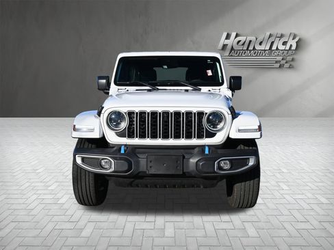 Used 2024 Jeep Wrangler Sahara w/ Technology Group image 6