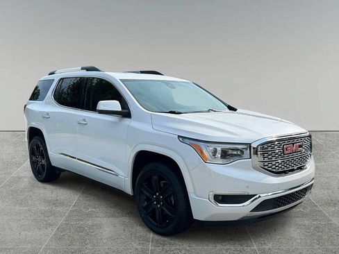 Used 2019 GMC Acadia Denali w/ Technology Package AWD/4WD image 7