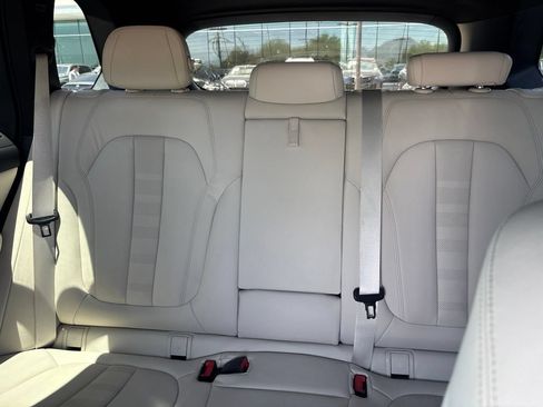 Used 2022 BMW X5 xDrive40i w/ M Sport Package AWD/4WD image 9