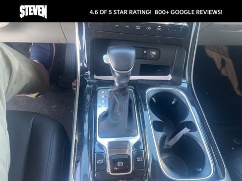 Used 2024 Kia Carnival EX image 14