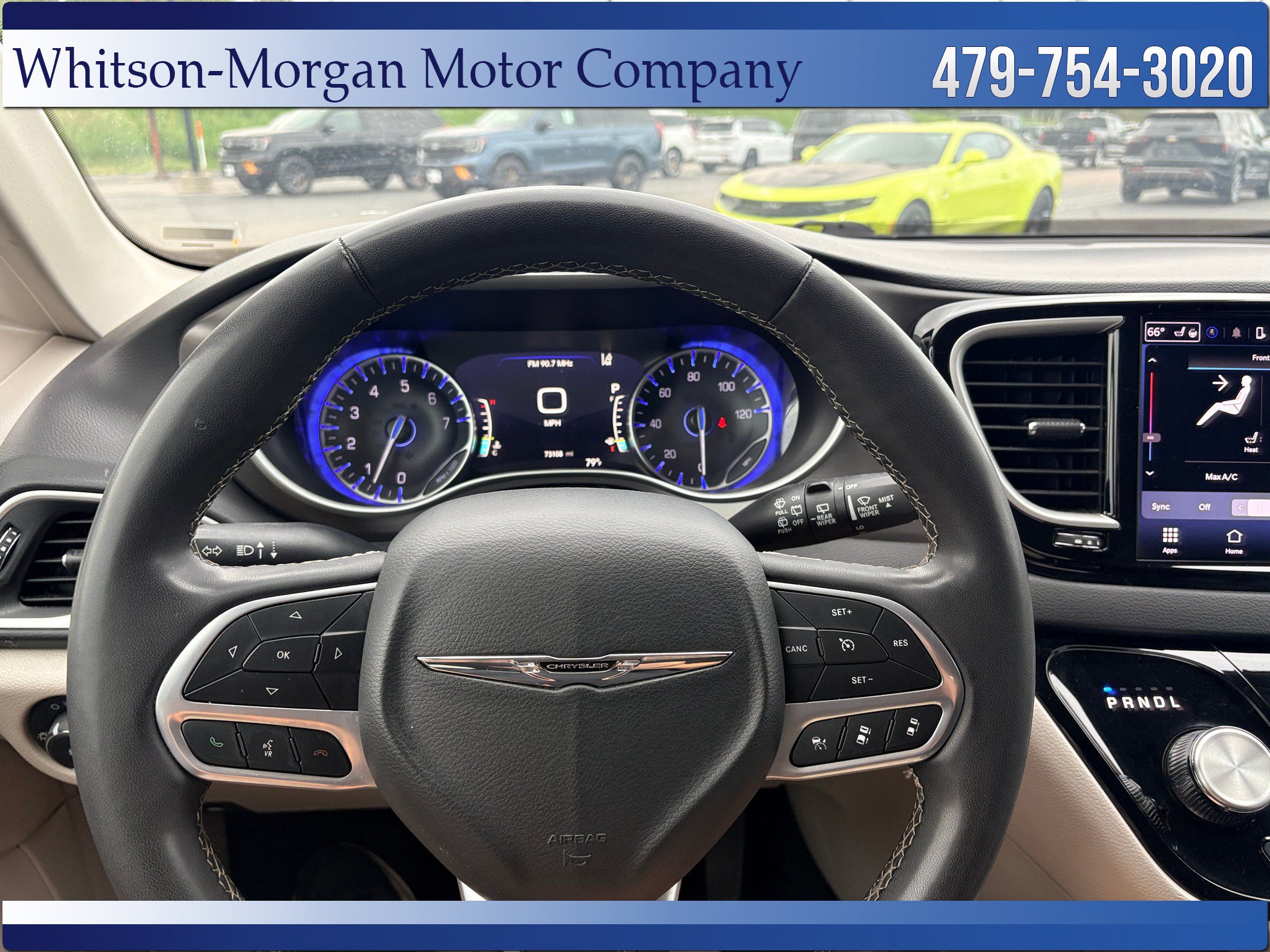Used 2024 Chrysler Pacifica Touring-L FWD image 15