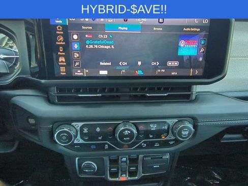 Used 2025 Jeep Wrangler Unlimited Sahara w/ Safety Group AWD/4WD image 21