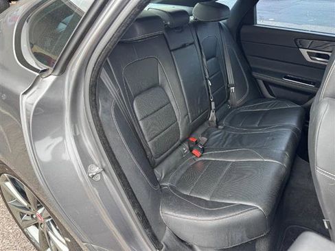 Used 2016 Jaguar XF R-Sport image 16