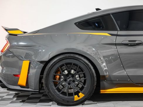 Used 2021 Ford Mustang GT Premium w/ Equipment Group 401A RWD image 2