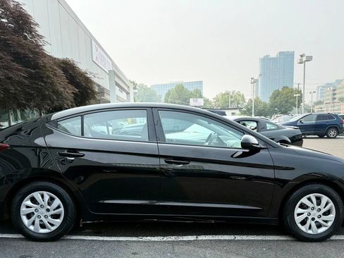 Used 2020 Hyundai Elantra SE FWD image 8