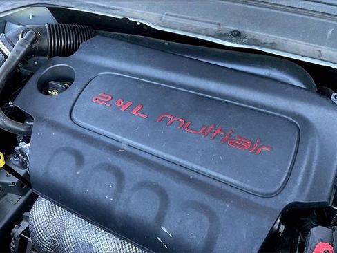 Used 2019 Jeep Renegade Latitude w/ Popular Equipment Group image 33