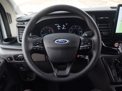 Used 2024 Ford Transit 350 XLT image 4