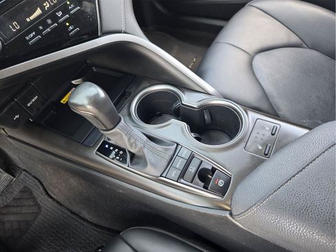 Used 2022 Toyota Camry XSE FWD image 19