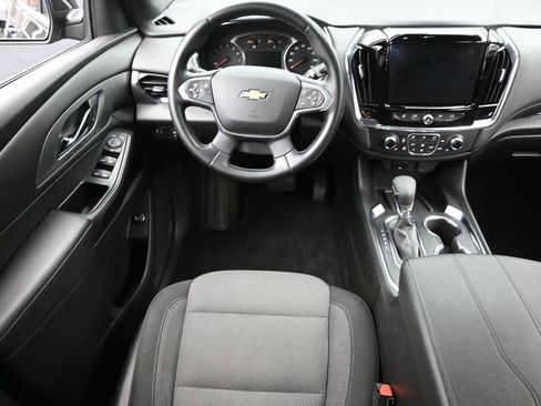Used 2023 Chevrolet Traverse LT image 18