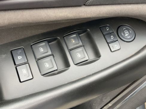 Used 2017 Cadillac Escalade ESV Platinum image 12