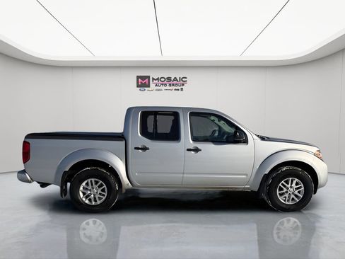 Used 2019 Nissan Frontier SV w/ Value Truck Package image 9