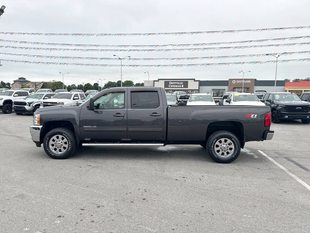Used 2011 Chevrolet Silverado 3500 LTZ w/ LTZ Plus Package AWD/4WD image 3